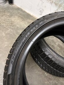 2 Zimné pneumatiky 225/40/19 Pirelli Sottozero 3 Winter AO - 11