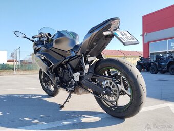 Kawasaki Ninja 650 - 11