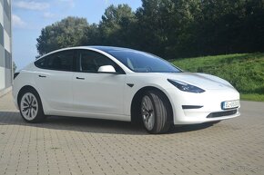 TESLA MODEL 3 - 11