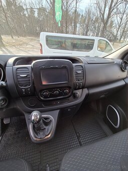 Opel Vivaro Combi - 11