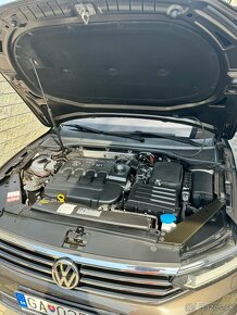 REZERVOVANE Volkswagen Passat Sedan DSG Highline 2.0 TDI - 11