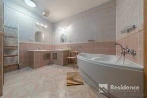 Veľký 4 izbový apartmán na prenájom v centre Liptovského Mik - 11