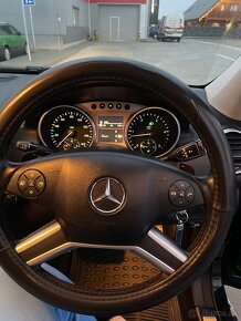 Mercedes Benz ML300 - 11