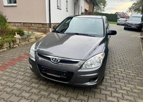 Hyundai i30 1,6 CW CRDi klima sada kol nafta manuál 66 kw - 11