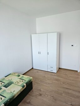 3 IZBOVÝ KLIMATIZOVANÝ BYT S BALKÓNOM - 11