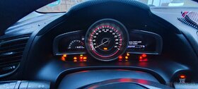 Mazda 3 2.0i Skyactiv G120KM 6MT - 11