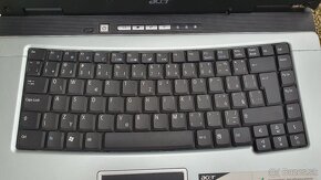 Starý notebook Acer TravelMate 2410 - 11