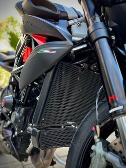 MV Agusta Brutale 800 - 11