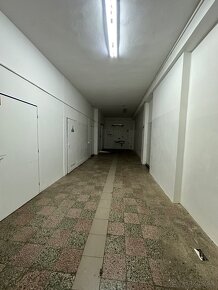 Na prenáojm obchodný priestor 230m2 - Voľný Ihned - 11