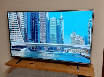 LG 55" 4K UHD Smart TV (LG 55UH615V) - 11