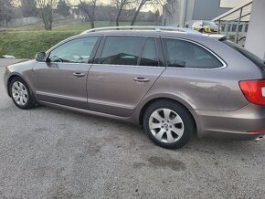 Škoda superb 2.0 TDi combi - 11