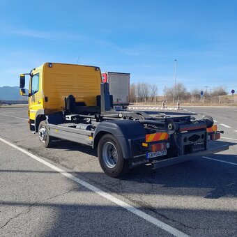 Predám Mercedes-Benz Atego 1324, hákový nosič kontajnerov - 11