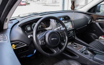 Jaguar F-Pace 2.0D I4 4x4 132kW automat (ODPOČET DPH) - 11