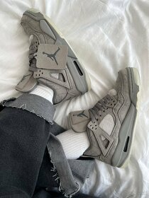 Air Jordan 4 Retro Grey "KAWS" PREMIUM - 11