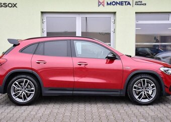 Mercedes-Benz GLA 35 AMG 4M N.TOP PANO K360° ČR 225 kw - 11