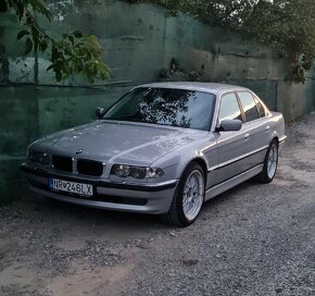 BMW 735i E38 V8 po rekonštrukcii - 11