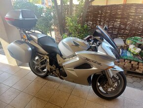 Predám Honda Vfr800 - 11