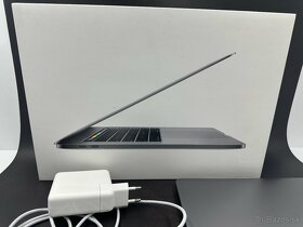  Apple MacBook Pro (15-inch, 2017) - 16GB / 500GB / i7  - 11