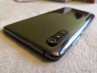 Xiaomi Mi 9 6/128GB Piano Black - 11