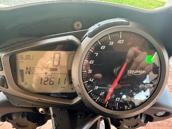 Triumph Speed Triple 1050 R - 11