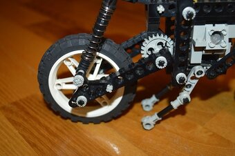 predam dve zriedkave zberatelske LEGO Technic motorky - 11