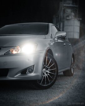 LEXUS IS220D Fsport - 11