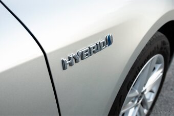 Toyota Corolla 1.8 Hybrid - 11