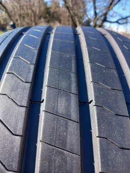 275/40 r22 letne pneumatiky - 11