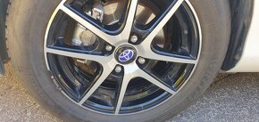 Yaris toyota 1,33 73kw 99ps biela zachovale auto - 11