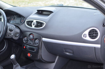 RENAULT CLIO 1.4 BENZÍN 72KW - 11