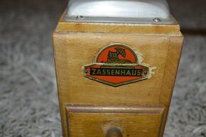 predam - krasny starozitny mlyncek na kavu Zassenhaus - 11