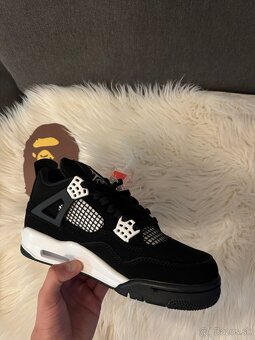 Jordan 4 - 11