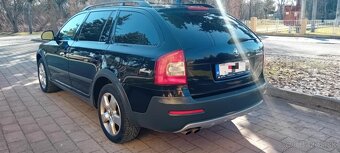 Škoda octavia 2.0TDI 4x4 Scout - 11