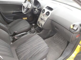 Opel Corsa 1.2 16V Cosmo - 11