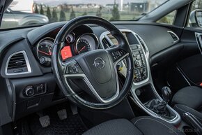 Opel Astra Sport Tourer 2.0 - 11