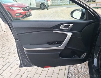 Kia Ceed SW 1.5 T-GDi Silver - 11