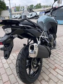 Suzuki V-STROM 800 - 11