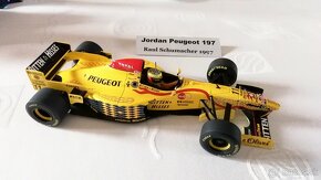 Modely F1 M1:18 - 11