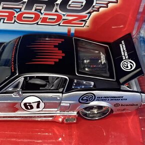 Maisto 1965 Ford Mustang GT 1:24 - 11