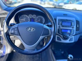 Hyundai i30 1.6 MPI 193 tisíc km SR auto - 11