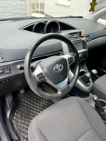 Toyota Verso 2.0 - 11