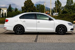 VW Jetta 1,6 TDI 77kW (parkovacia kamera, tempomat, Android) - 11