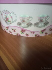 Vintage Veroni 2 tea cups and 1 teapot with gift box - 11