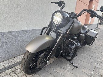 Harley Davidson Road king špeciál - 11