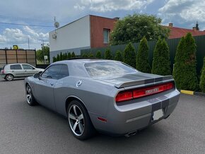 Dodge Challenger 6,4 SRT8 - 11