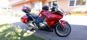 Honda VFR 1200f - 11