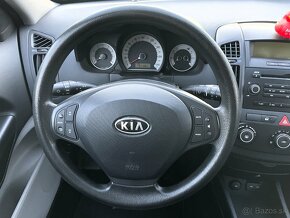 KIA Ceed 1.4i 16V Comfort NEPOJAZDNE - 11