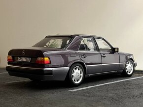 1:18 Mercedes-Benz 500E (W124) Purple - NOREV - 11