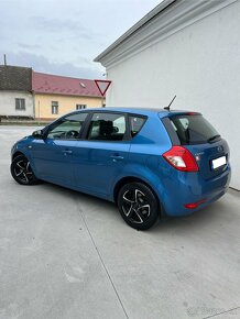 Kia Ceed 1.4 16V nová STK/Ek 136000km - 11