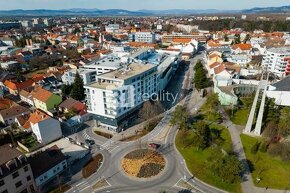 Pekný, moderný 2 izb. byt AUPARK / parkovanie, zariadený, pi - 11